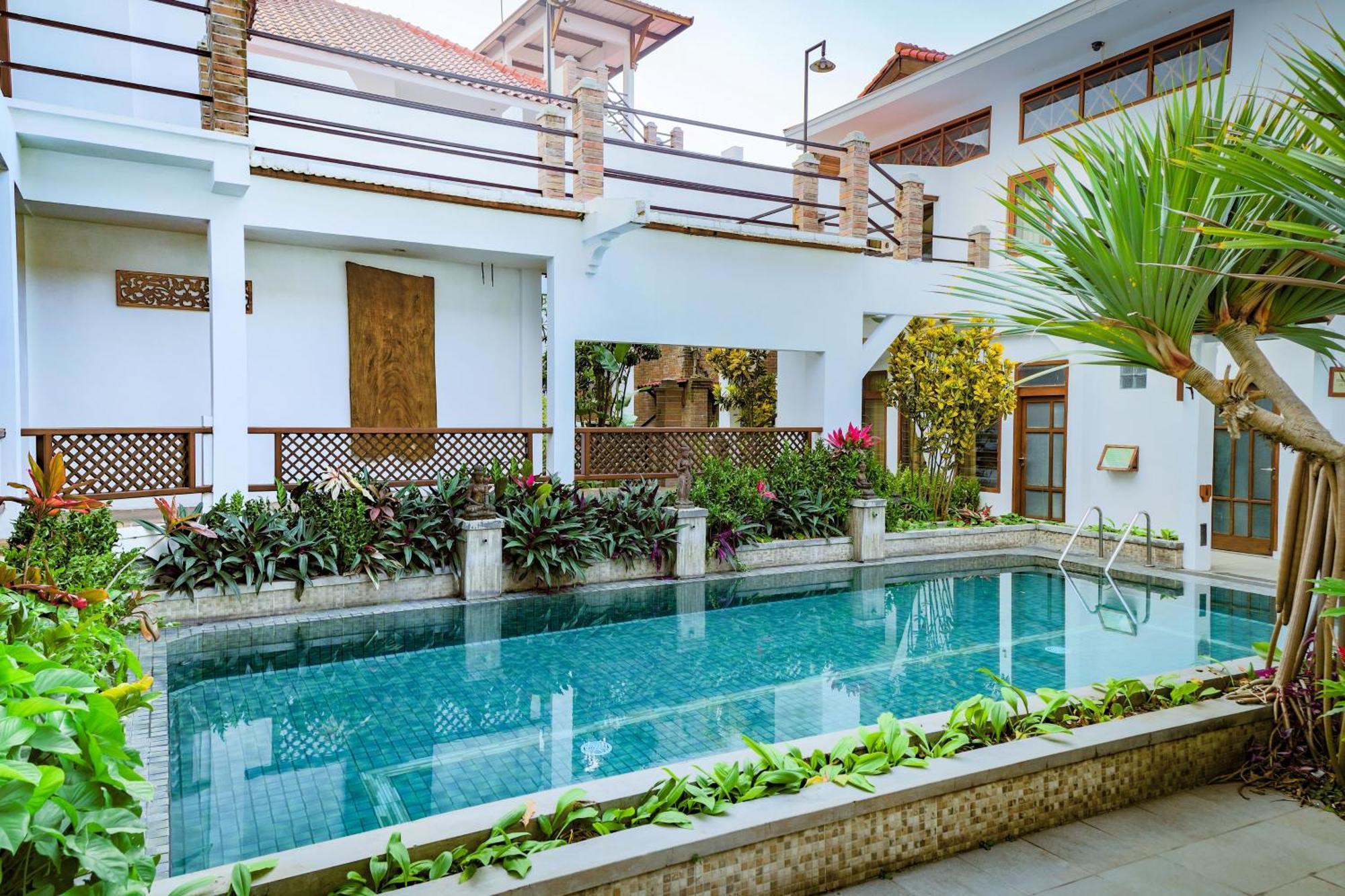 Family Hotel Gradia 2 Бату Экстерьер фото
