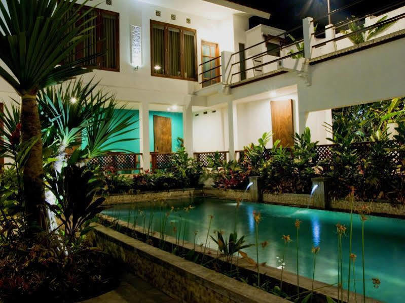 Family Hotel Gradia 2 Бату Экстерьер фото